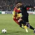 PSG vence Lens e segue isolado na liderança do Francês