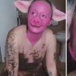 Famosa influenciadora viraliza ao se identificar como porca na web