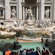 Ativistas são absolvidos por tingir água de Fontana di Trevi