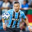 Novo titular, Marlon expõe desejo em ficar no Grêmio: 'Escrever minha história'