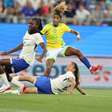 Com Marta titular, Brasil sofre virada em amistoso com a França