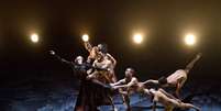 Ballet du Grand Théâtre de Genève traz duas coreografias ao Brasil com seu elenco de 26 bailarinos
  Foto: GTG / Vincent Lepresle  / Divulgação