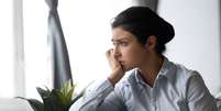Você sabia que alguns signos têm o hábito de se sabotar quando estão perto de conquistar algo importante? Entenda os motivos.  Foto: Shutterstock. / João Bidu