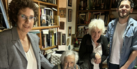 Jornalistas foram até a casa de Mujica e de Lúcia no dia 2 de  maio para entrevistar o ex-presidente  Foto: Reprodução/Sarandi690