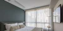 A tendência bedscaping propõe transformar o quarto em um verdadeiro santuário de autocuidado Projeto: GT Building | Foto: Samuel Berger / Portal EdiCase