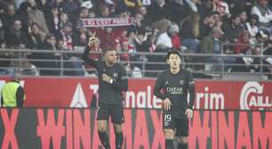 Mbappé marca três vezes, PSG vence Reims e assume a liderança do Campeonato Francês