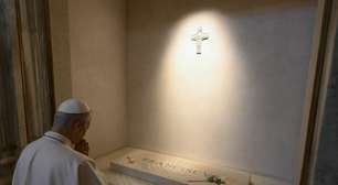 Leão XIV visita o túmulo do Papa Francisco; veja imagens