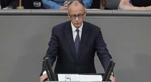 Novo chanceler promete dotar Alemanha com 'exército mais poderoso da Europa'