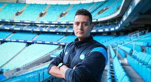 Grêmio anuncia Cyro Leães como novo técnico das Mosqueteiras