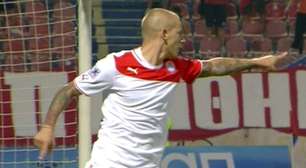 Olympiacos vence Panionios e garante liderança isolada