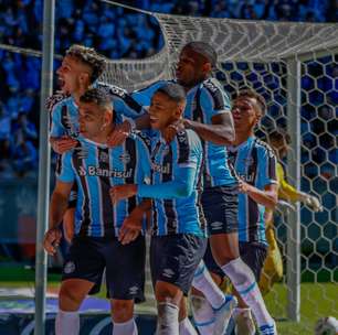Grêmio vence Sampaio Corrêa e se mantém firme na briga pelo G4