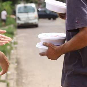 Vereador quer multar em até R$ 10 mil quem doar marmitas em Curitiba