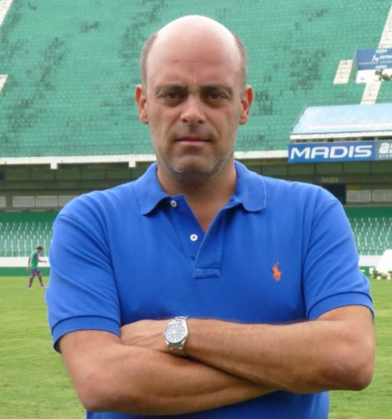 <p>Álvaro Negrão cumpriu o que havia combinado com os jogadores</p>
