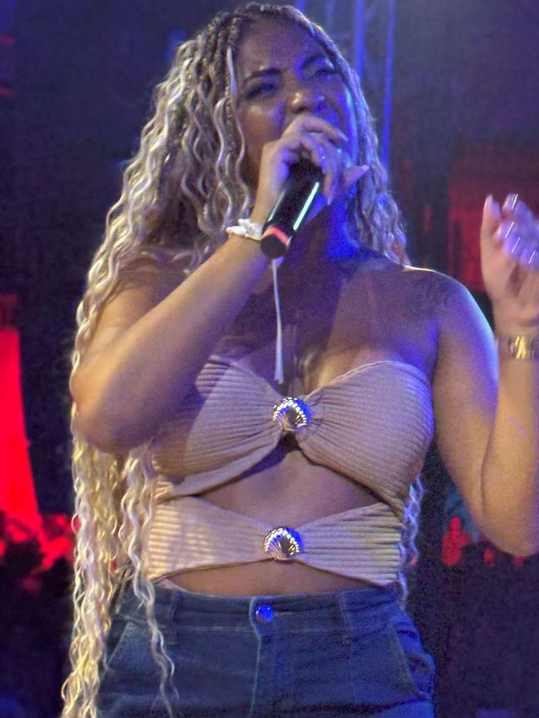 Mc Byana faz show de retorno na festa BATEKOO, em 15 de fevereiro de 2025, em São Paulo.