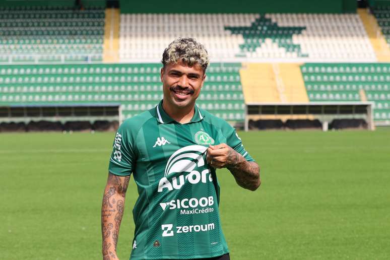 O meio-campista Márcio Junior. 