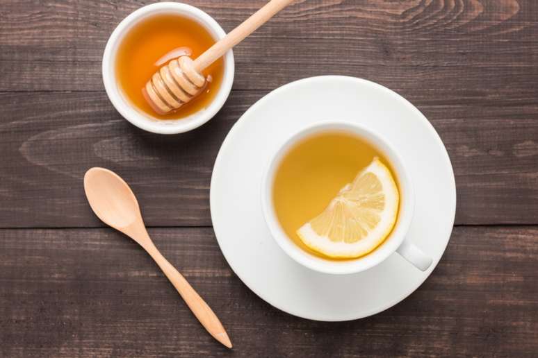 Chá detox de limão-siciliano com mel 