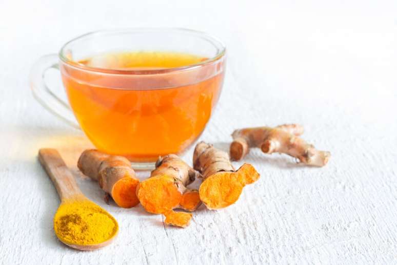 Chá de cúrcuma ajuda a reduzir inflamações 
