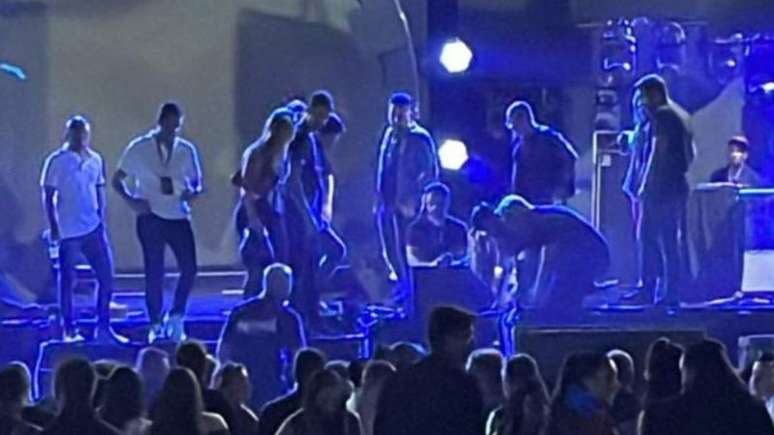 Marrone, da dupla com Bruno, caiu do palco durante show e bateu a cabeça