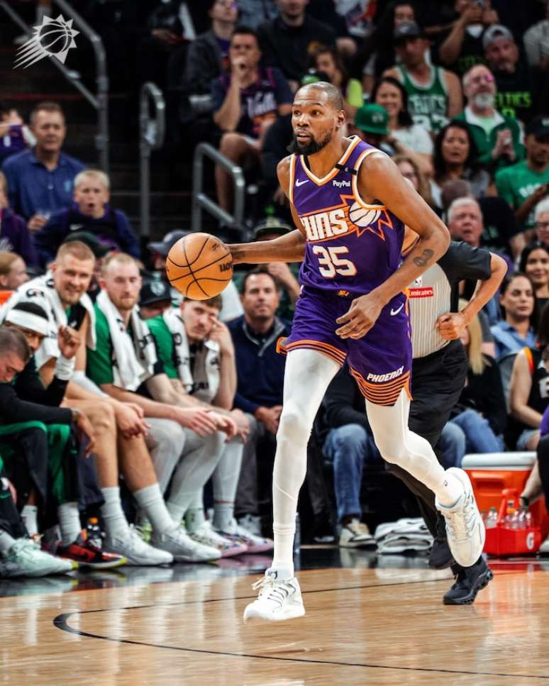 Kevin Durant foi trocado para os Rockets.
